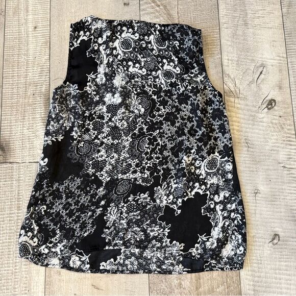 Anne Klein Women’s Sleeveless Blouse - Picture 3 of 3